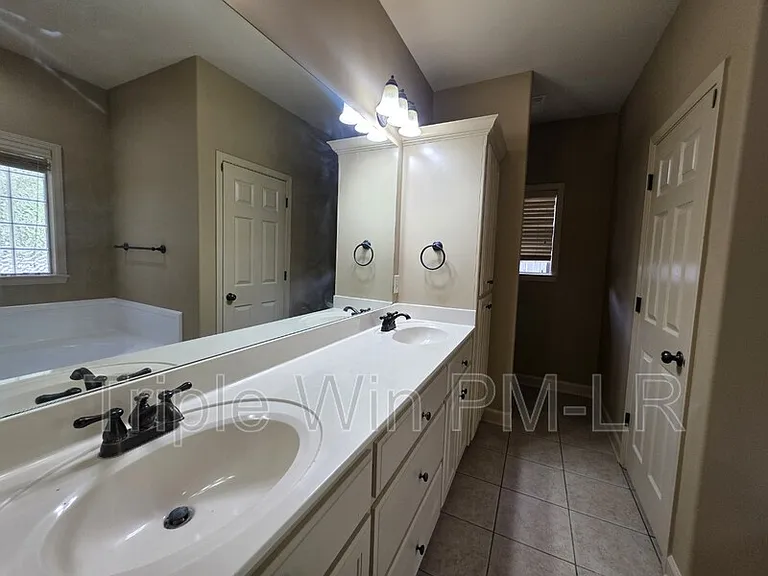 1901 Hidden Creek Dr — Photo 18