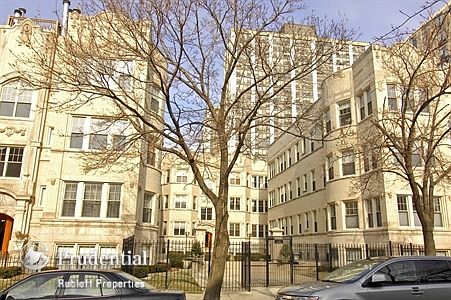 1st image of 820 W Sunnyside Ave