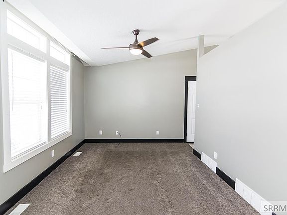 4th image of 2141 N Gladys Dr