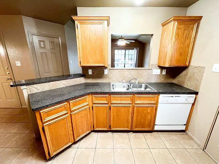 1305 Nicholas Cir #A — Photo 9