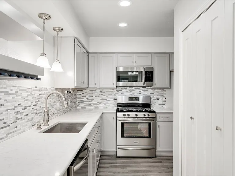 5900 Richard Carlton Blvd — Photo 23