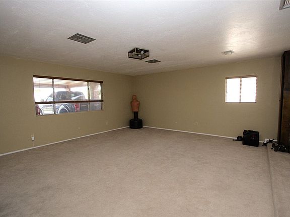 5th image of 1409 E Kuns Ct