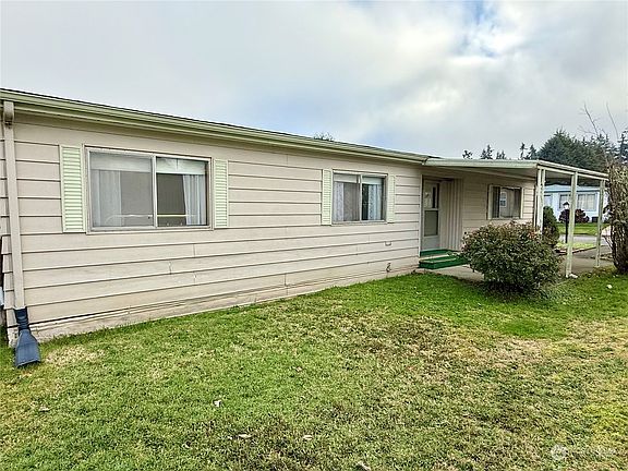 3rd image of 1414 Alonda Lane NE