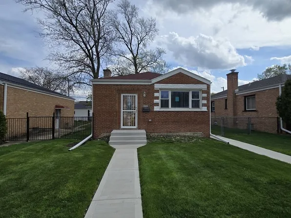 3416 Adams St, Bellwood, IL 60104