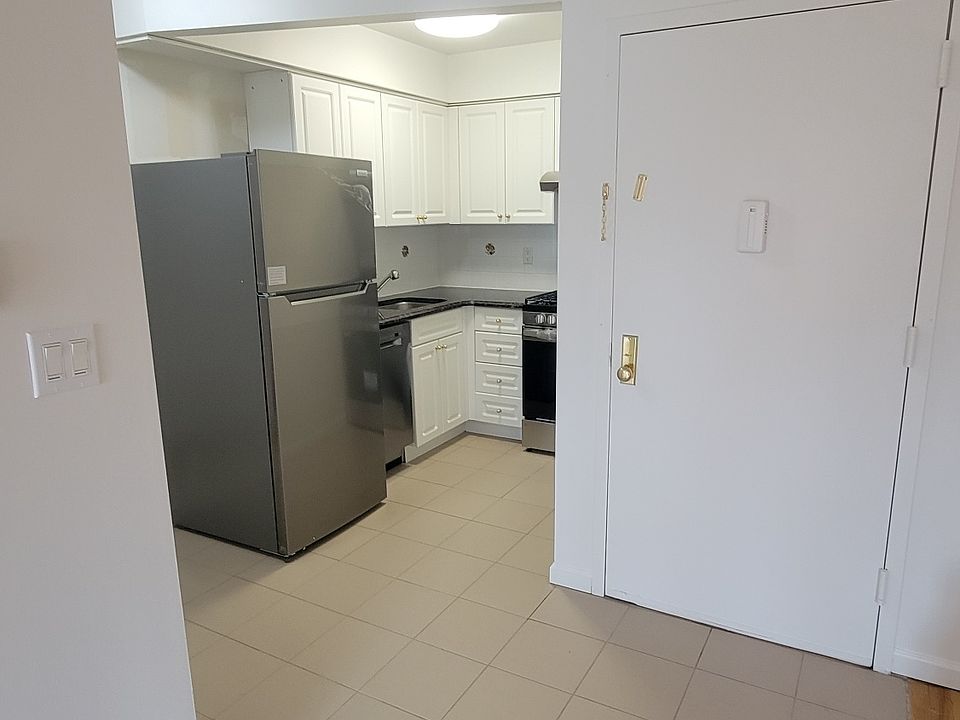 1st image of 25-34 27th St #B2