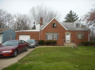 4882 Grace Rd, North Olmsted, OH 44070