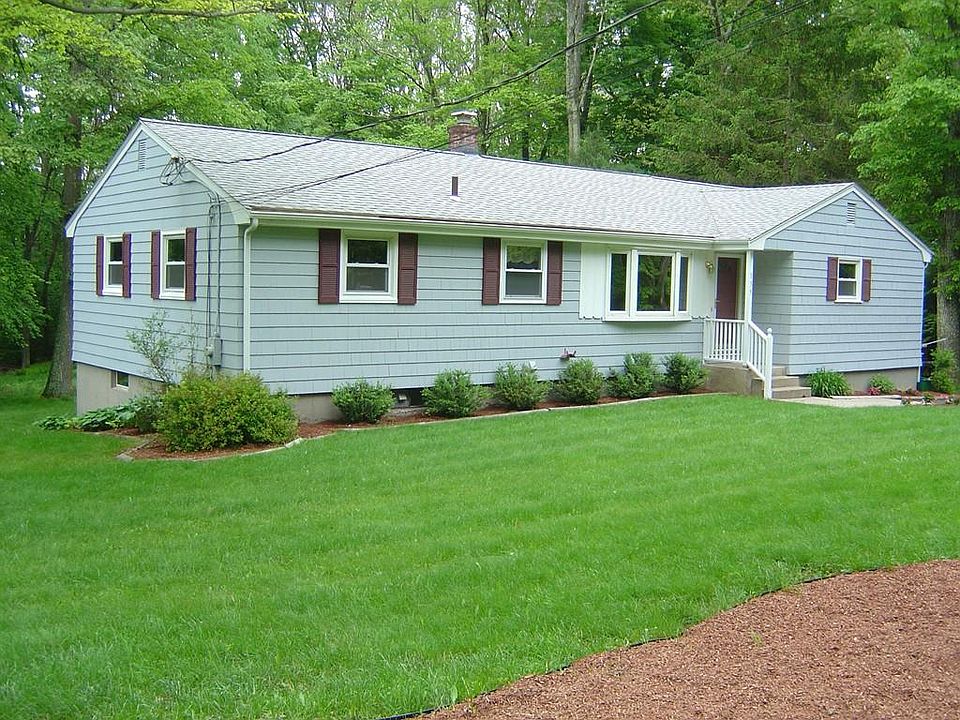 1st image of 135 Oak St