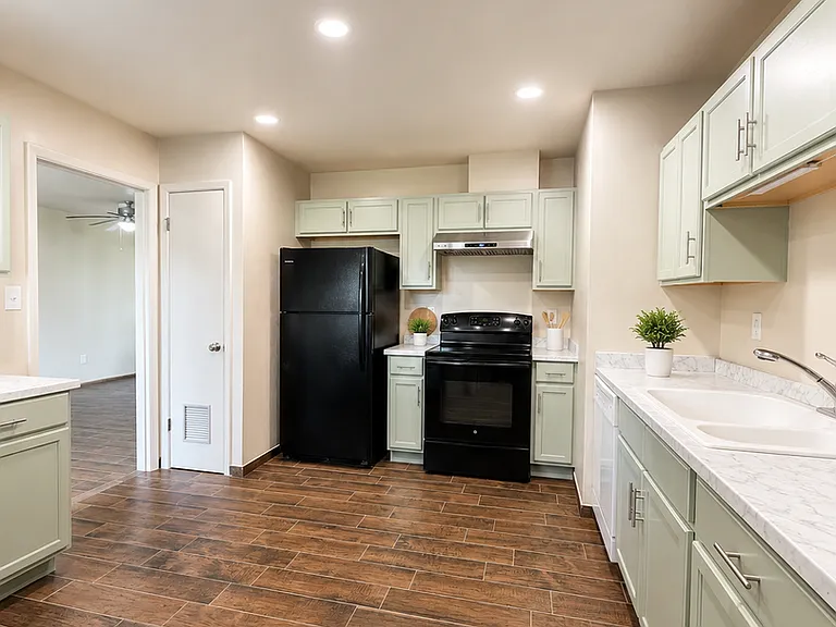 113 Whitney Ave NE — Photo 8