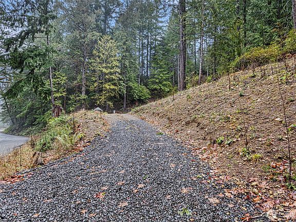 2nd image of 19560 NE North Shore Road