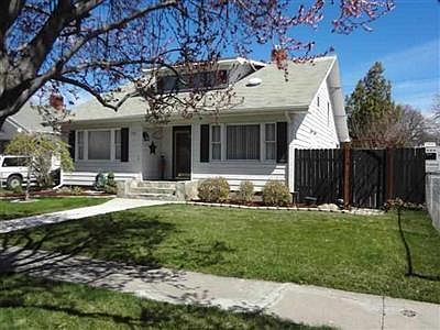 1st image of 222 7th Ave N
