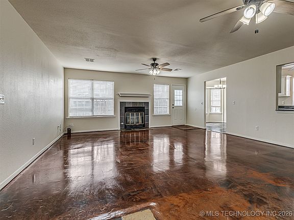 5th image of 1817 W Inglewood St
