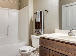 10525 Clubhouse Dr, Kansas City, KS 66109