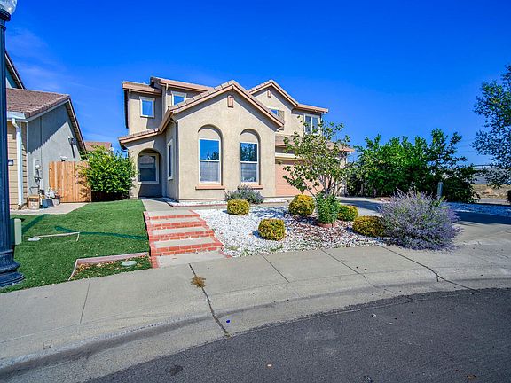 2nd image of 23 Rockrose Ct
