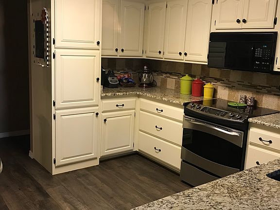 3rd image of 508 Live Oak Dr