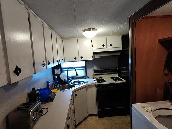 5th image of 647 Dover Road