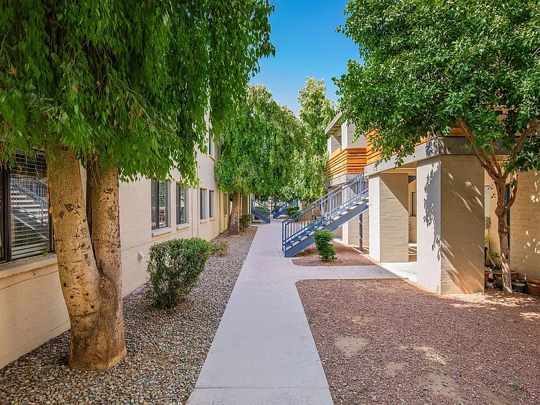 Palm Desert Apartments — Photo 20
