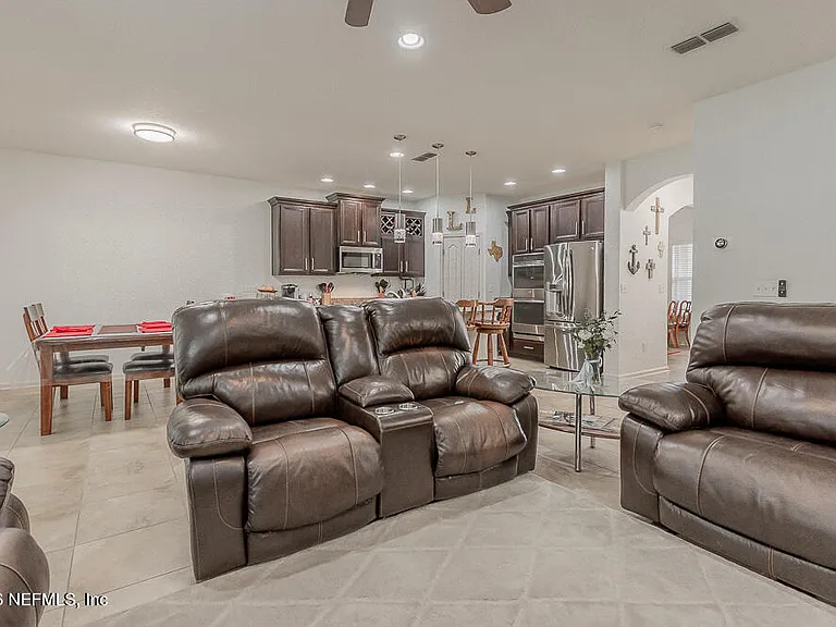 16284 Hunters Hollow Trl — Photo 12