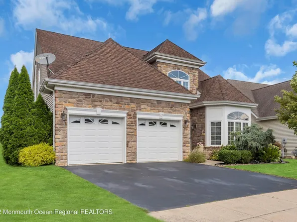 13 Jumping Brook Drive, Lakewood, NJ 08701