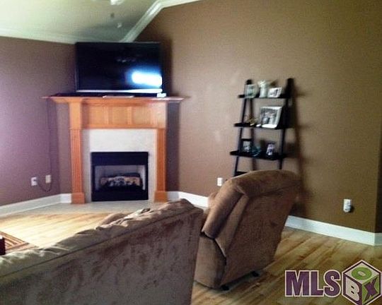 2nd image of 41003 Villa Ct N