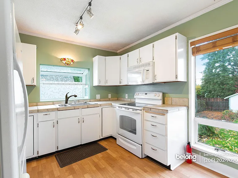 6350 37th Ave SW — Photo 17