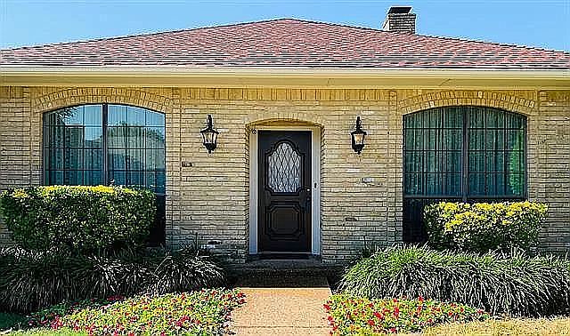 1st image of 2408 Primrose Dr