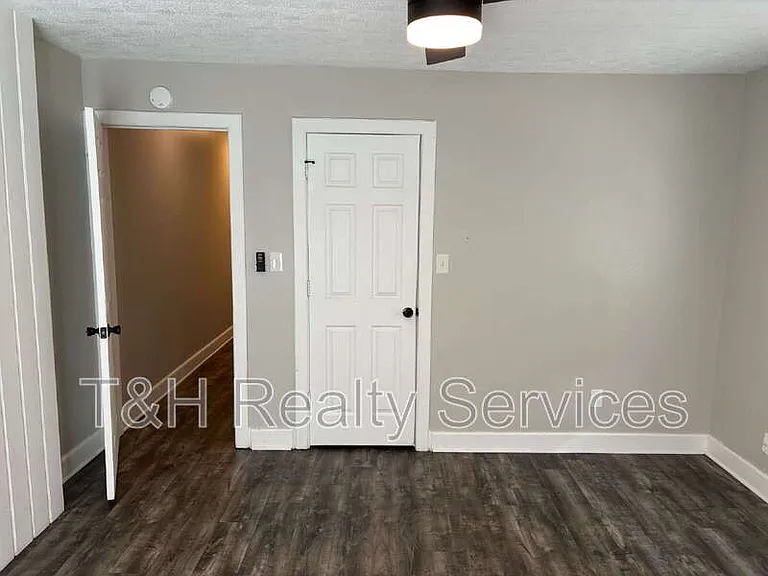 2921 N Delaware St — Photo 9