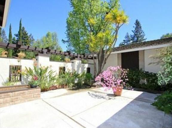 3rd image of 1016 Cathcart Way