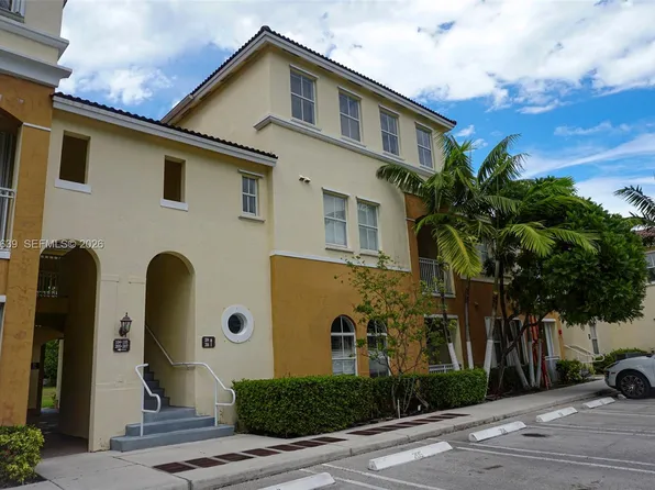 10242 NW 7th St Unit 204, Miami, FL 33172