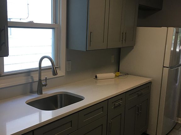 3rd image of 37 Wyckoff St #1