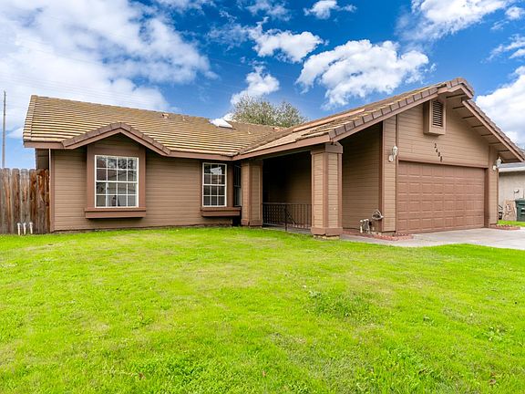 3rd image of 2408 Beatrice Ln