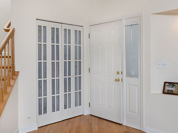 2nd image of 580 E Thornhill Ln