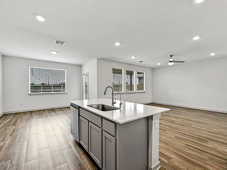 109 Cupreata Ln — Photo 6