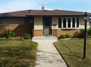 2811 Wedemeyer St, Sheboygan, WI 53081