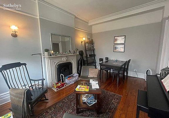 3rd image of 165 W 82nd St APT 6
