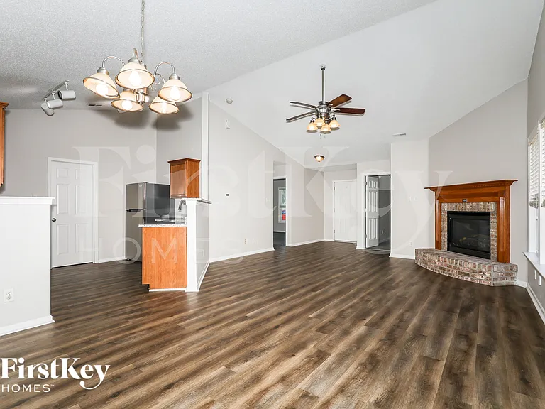 12168 Lindley Dr — Photo 5