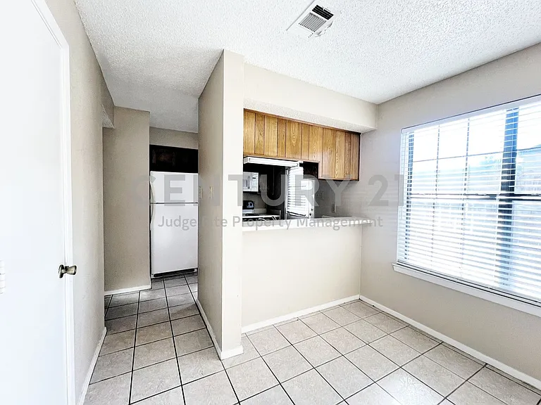 929 W Hickory St #A-15 — Photo 14