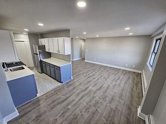5th image of 248 Reynolds Ter APT 4C