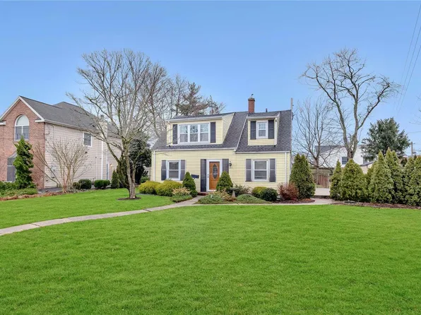 203 Fairfield Avenue, Carle Place, NY 11514