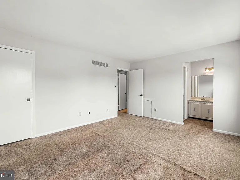 132 E Green Valley Cir — Photo 13