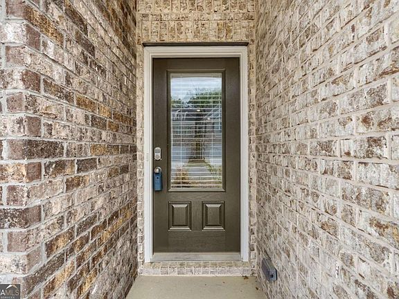 2nd image of 2568 Swan Lake Dr