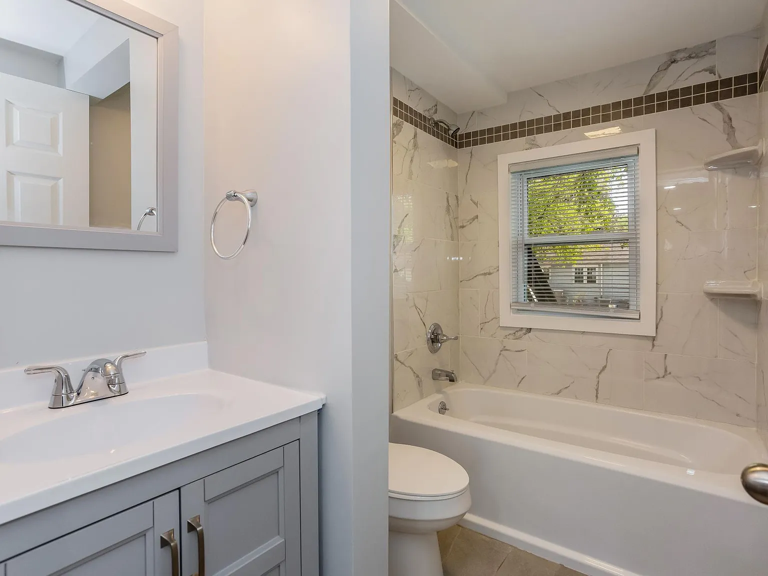 29 Anderson Ave — Photo 3