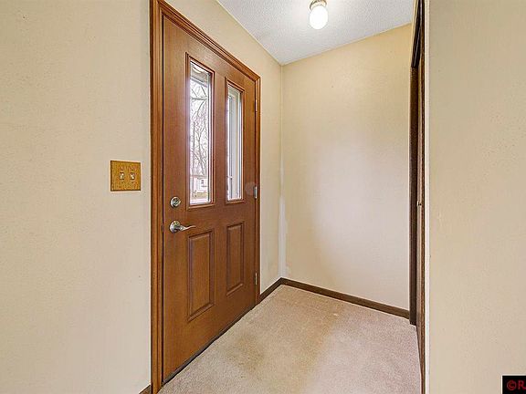 3rd image of 518 Center Ave N