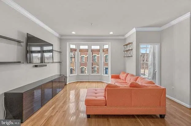 113 Lloyd St — Photo 1