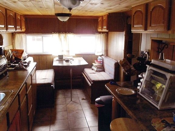 5th image of 427 Saddlemire Hill Rd