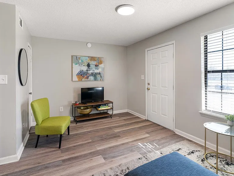1605 Parnell St — Photo 10