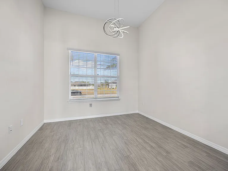 133 SW 37th Ave — Photo 10