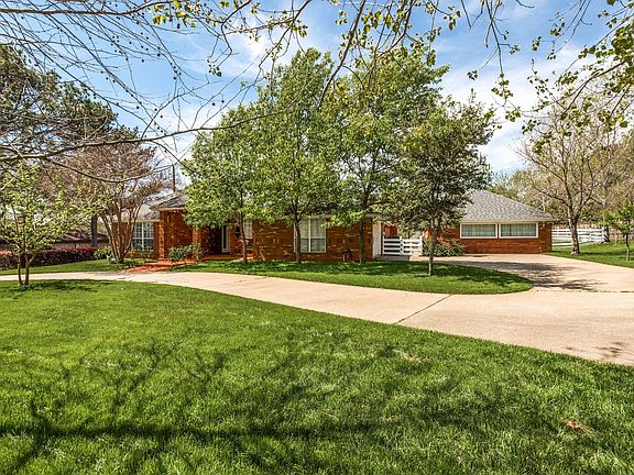 3rd image of 3615 Raintree Dr
