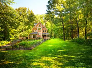 67 Winterberry Ln, Northampton, MA 01062
