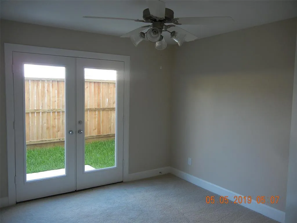 3 bed, 2.5 bath, 1971 sqft, $2,100 — Photo 3