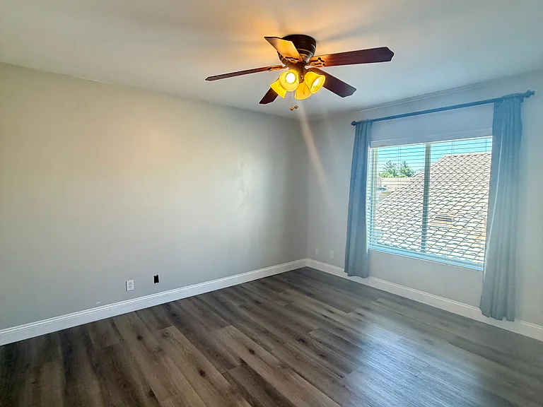 37121 Edgemont Dr — Photo 47
